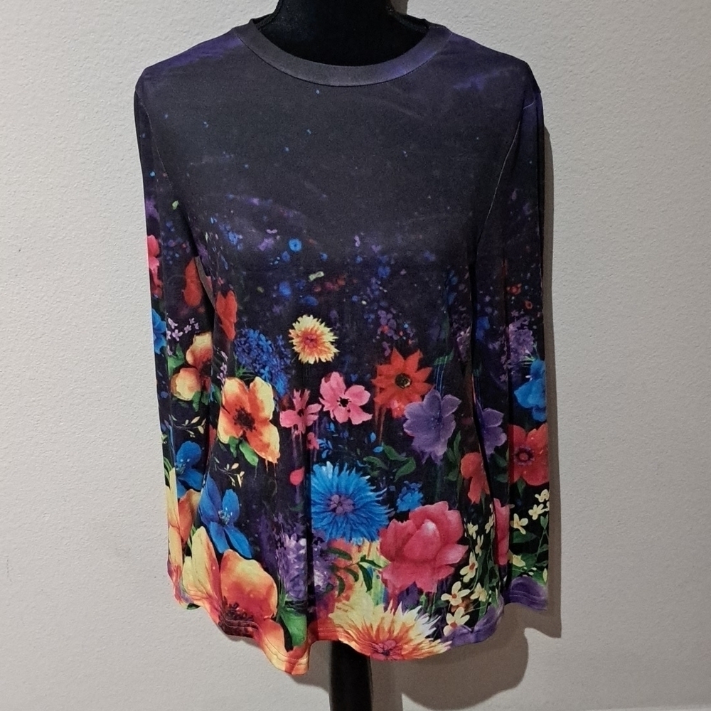 NWT NORACORA size small floral stretch blouse, $48.00